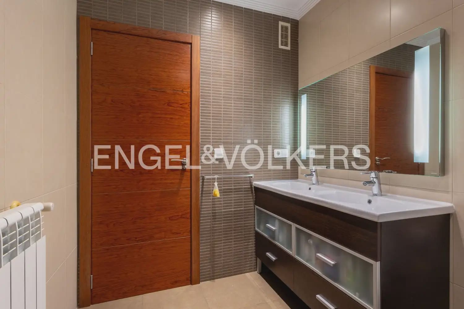 4 bedroom Apartment for sale in Gandia with garage - € 800,000 (Ref: 9958804)