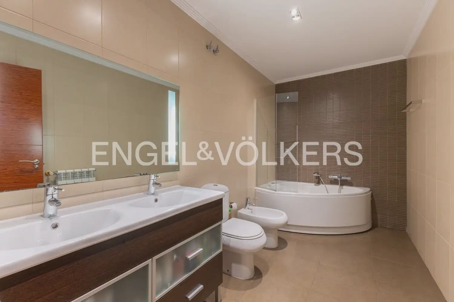 4 bedroom Apartment for sale in Gandia with garage - € 800,000 (Ref: 9958804)