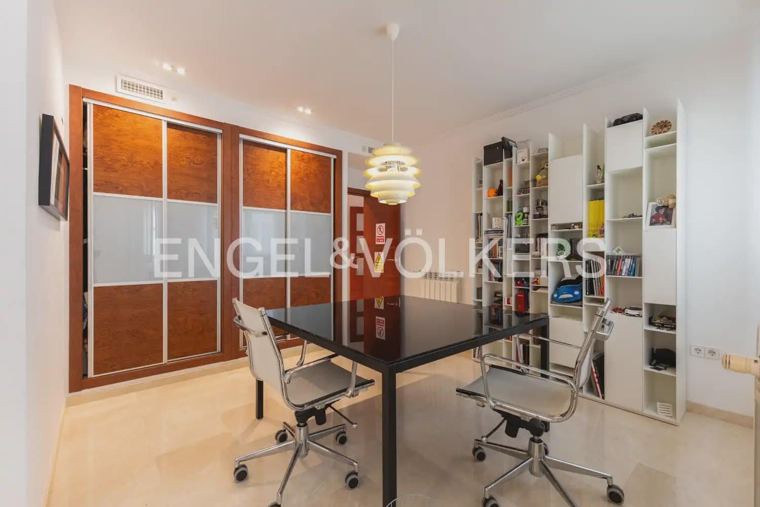 4 bedroom Apartment for sale in Gandia with garage - € 800,000 (Ref: 9958804)