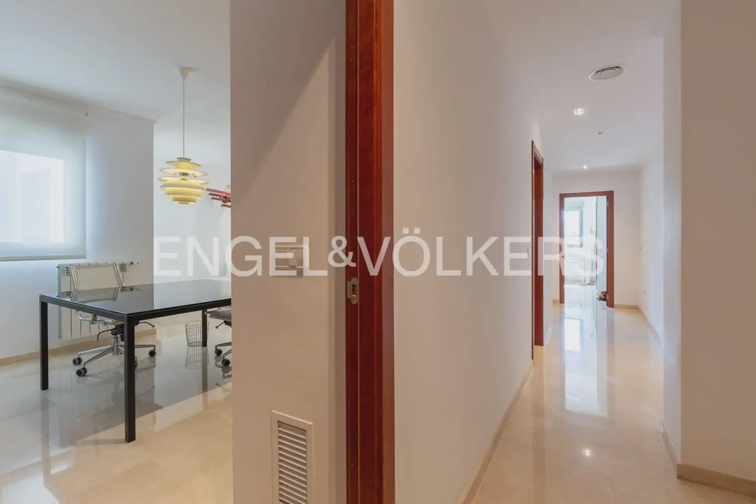 4 bedroom Apartment for sale in Gandia with garage - € 800,000 (Ref: 9958804)
