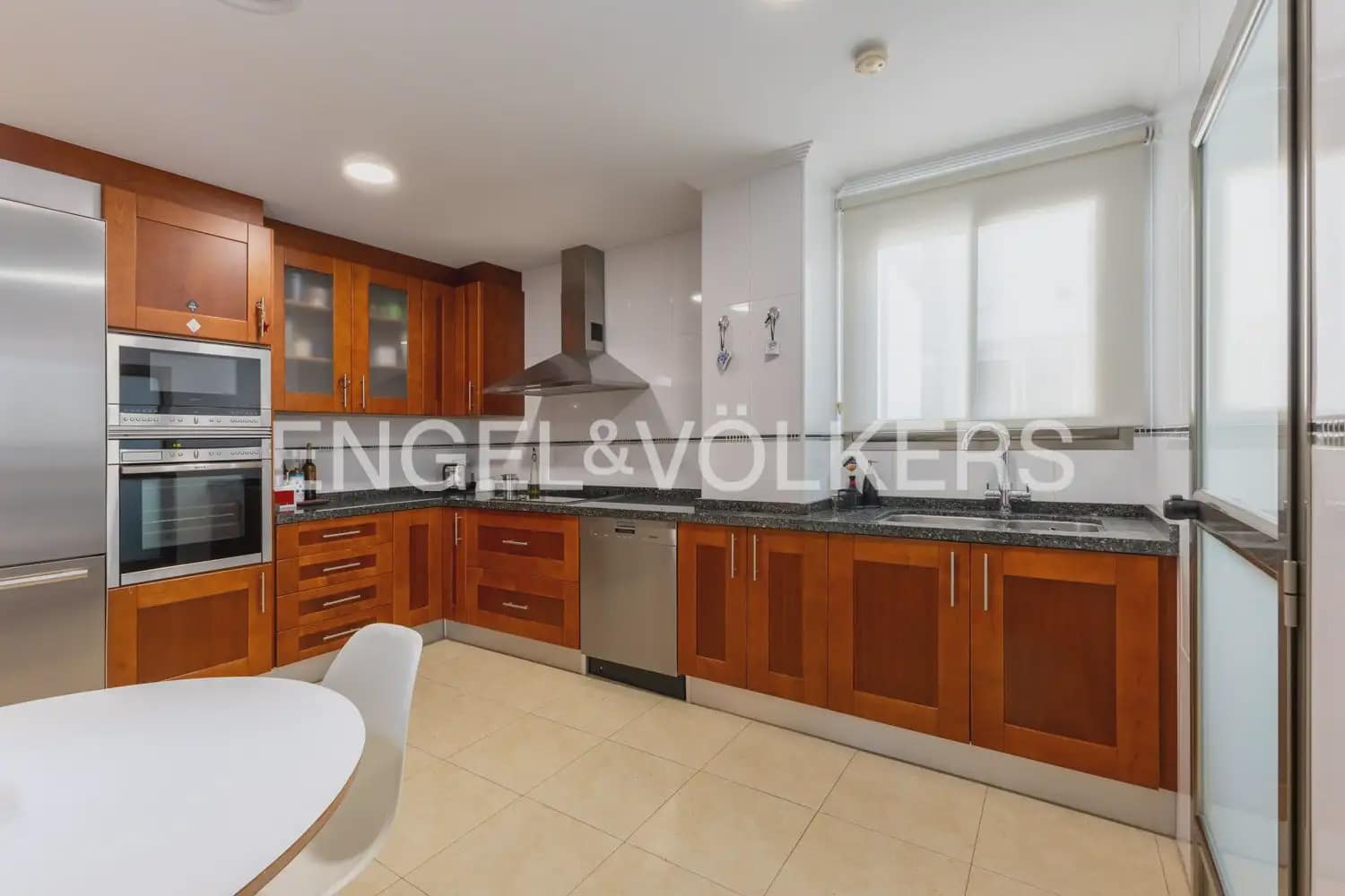 4 bedroom Apartment for sale in Gandia with garage - € 800,000 (Ref: 9958804)