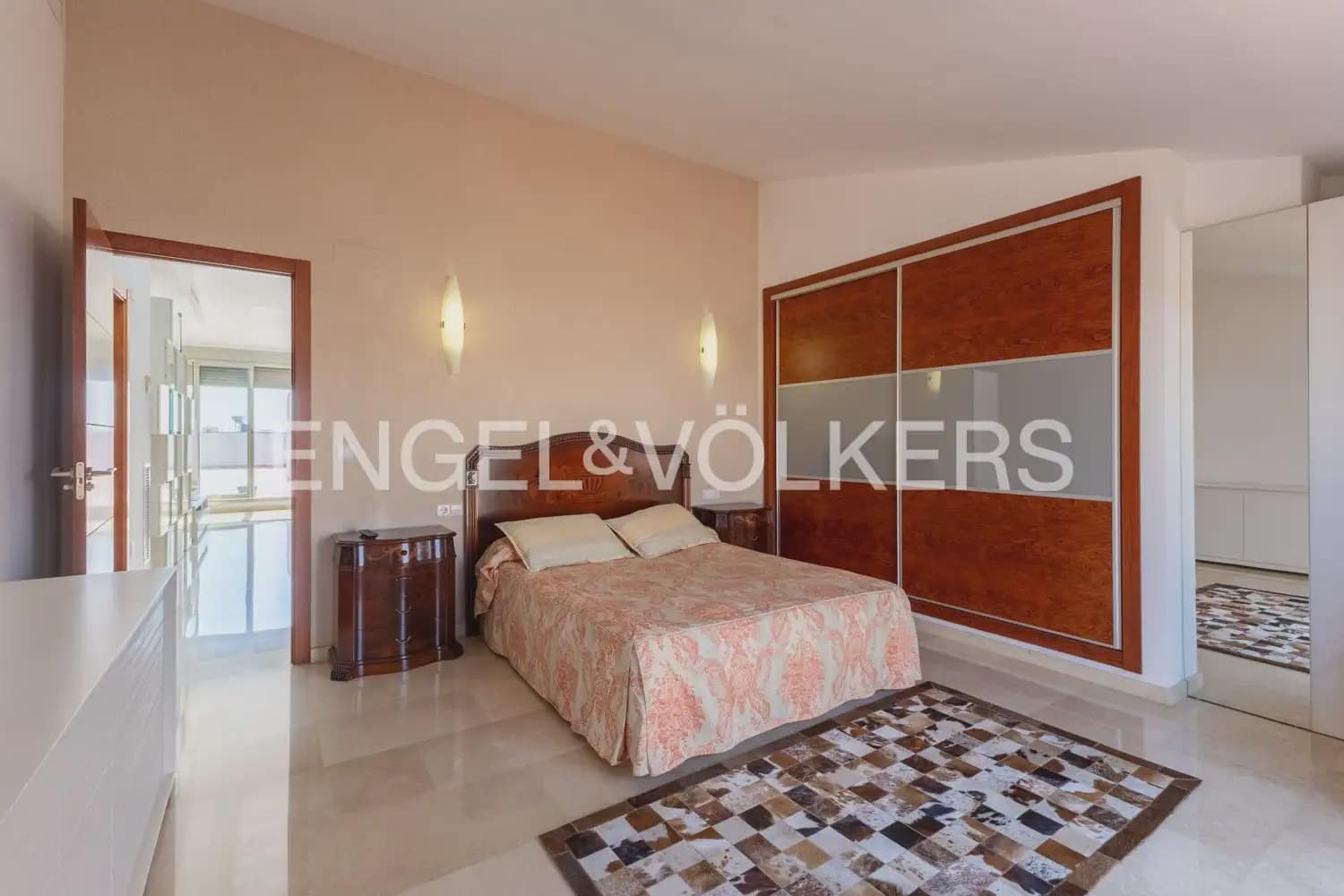 4 bedroom Apartment for sale in Gandia with garage - € 800,000 (Ref: 9958804)