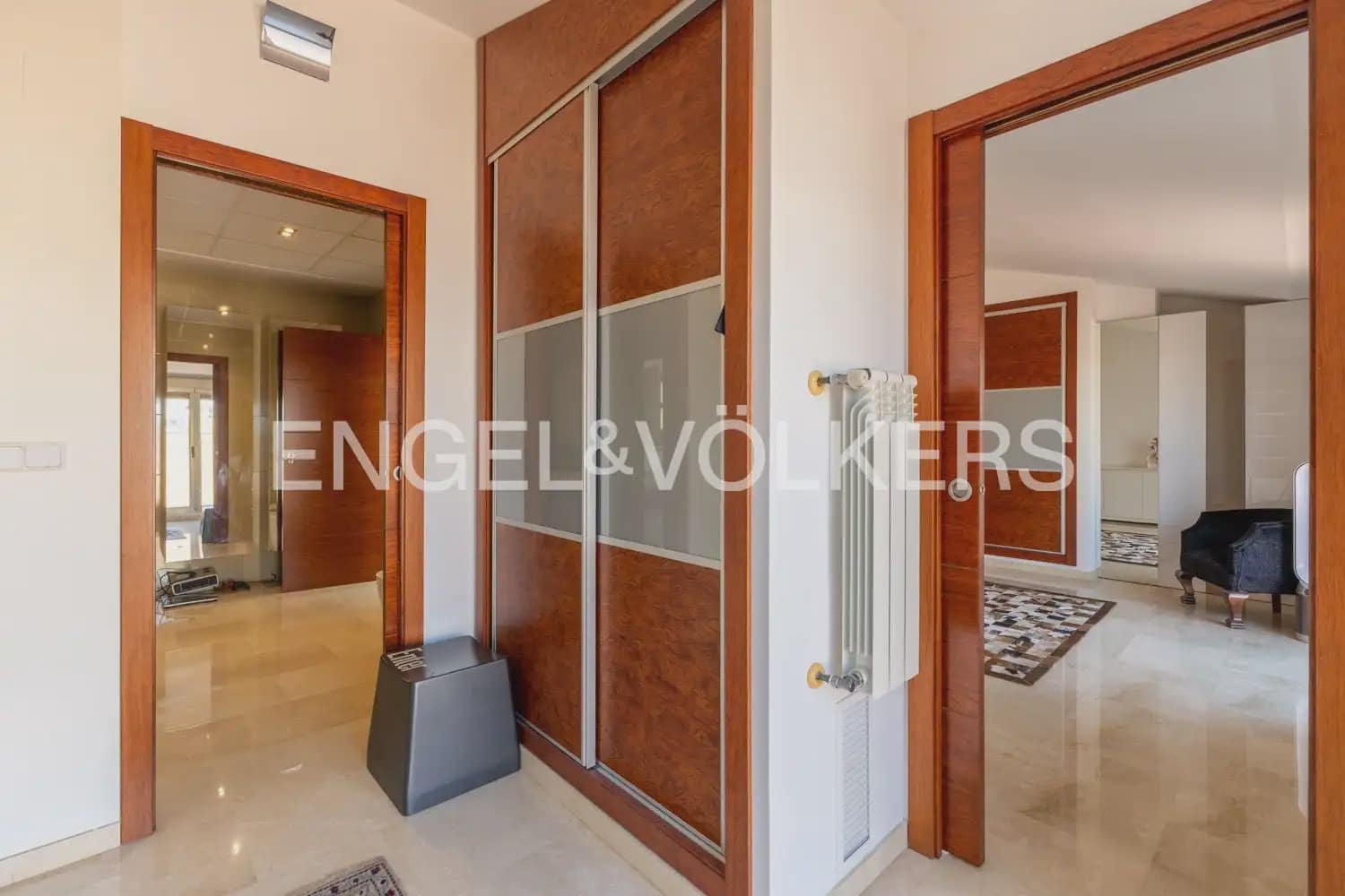 4 bedroom Apartment for sale in Gandia with garage - € 800,000 (Ref: 9958804)