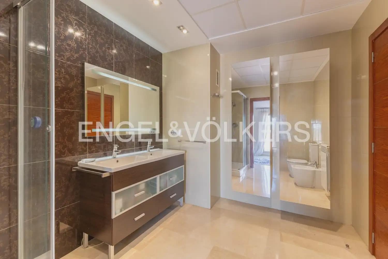 4 bedroom Apartment for sale in Gandia with garage - € 800,000 (Ref: 9958804)