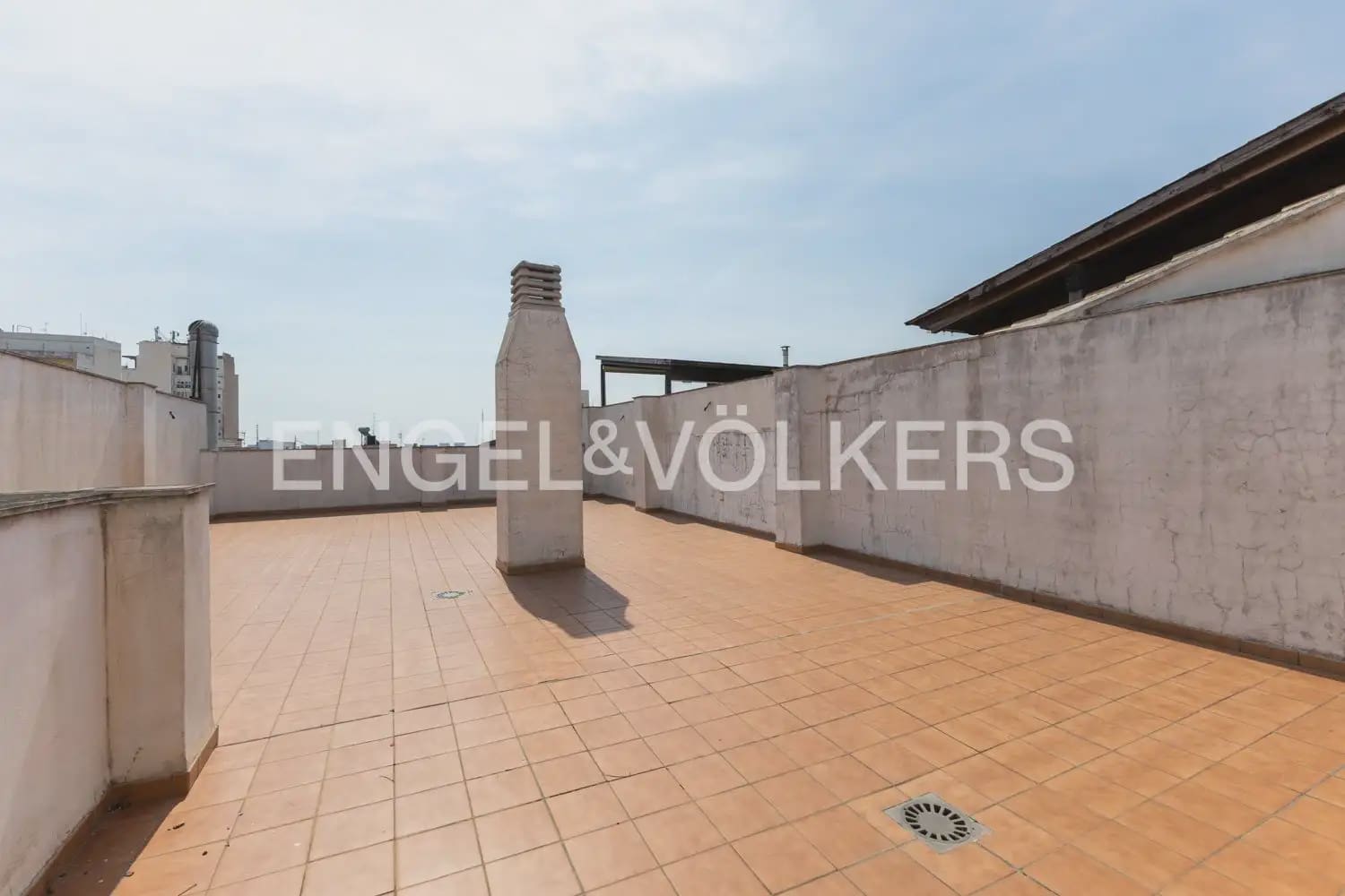 4 bedroom Apartment for sale in Gandia with garage - € 800,000 (Ref: 9958804)