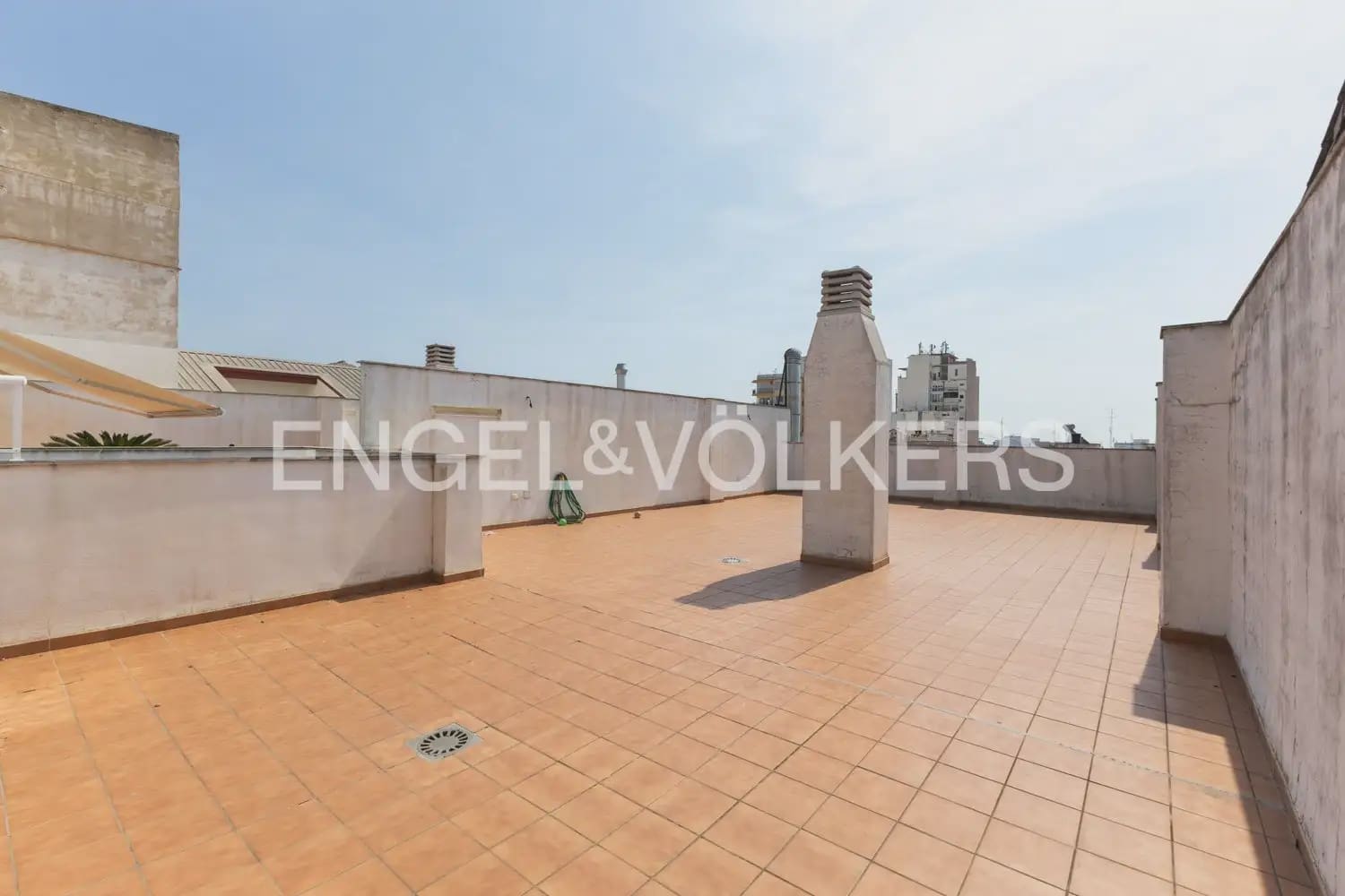 4 bedroom Apartment for sale in Gandia with garage - € 800,000 (Ref: 9958804)