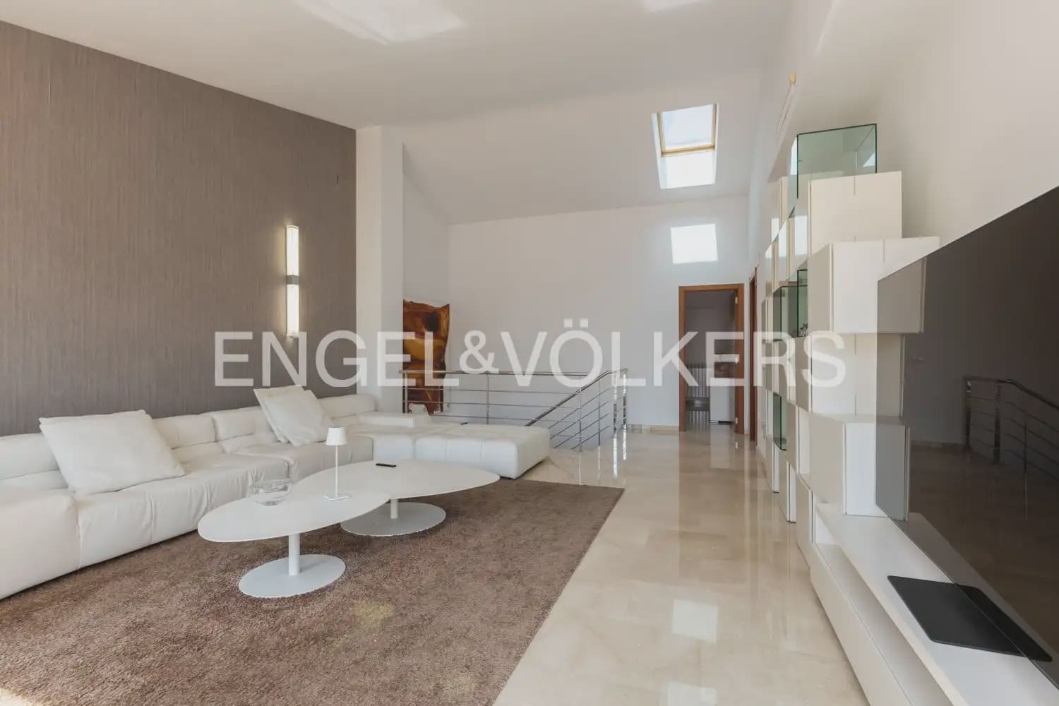 4 bedroom Apartment for sale in Gandia with garage - € 800,000 (Ref: 9958804)