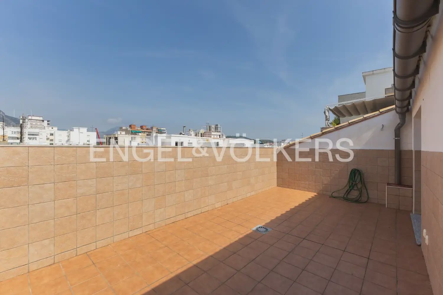 4 bedroom Apartment for sale in Gandia with garage - € 800,000 (Ref: 9958804)