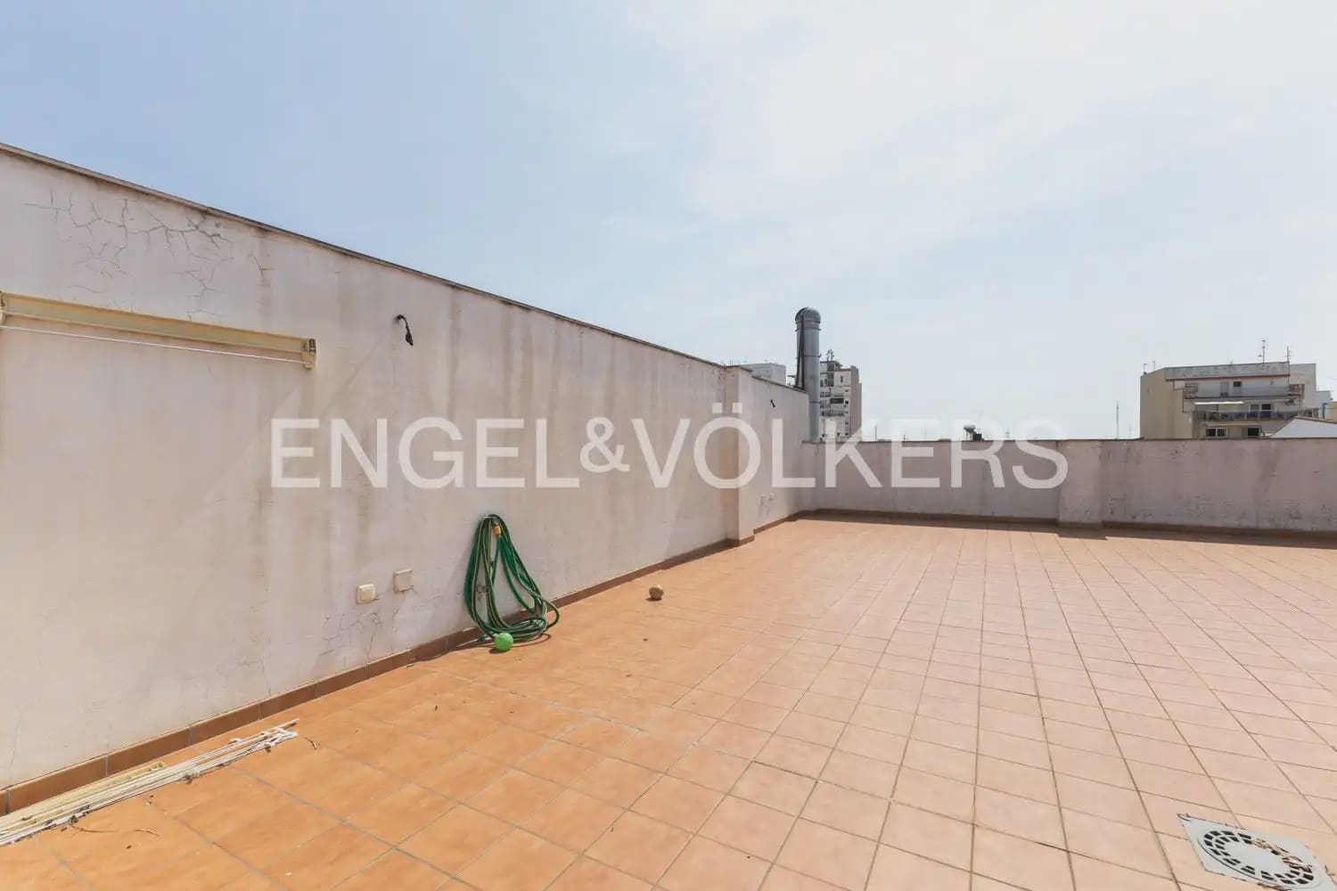 4 bedroom Apartment for sale in Gandia with garage - € 800,000 (Ref: 9958804)