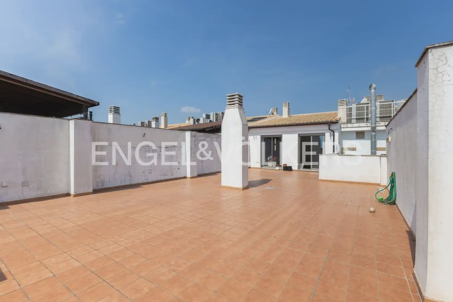 4 bedroom Apartment for sale in Gandia with garage - € 800,000 (Ref: 9958804)