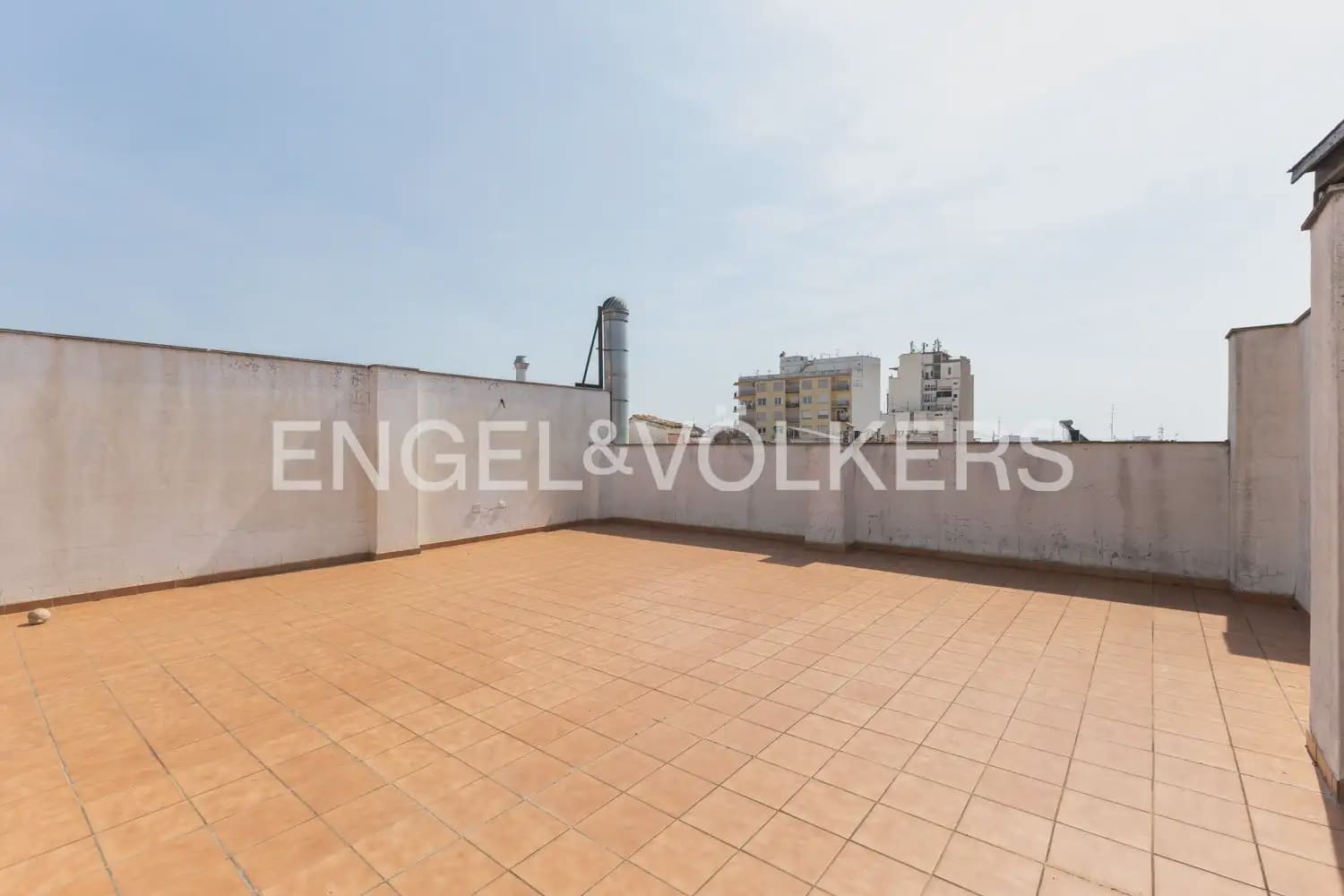 4 bedroom Apartment for sale in Gandia with garage - € 800,000 (Ref: 9958804)