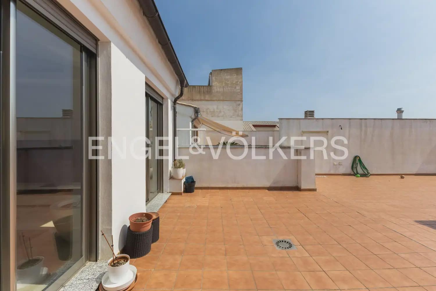4 bedroom Apartment for sale in Gandia with garage - € 800,000 (Ref: 9958804)