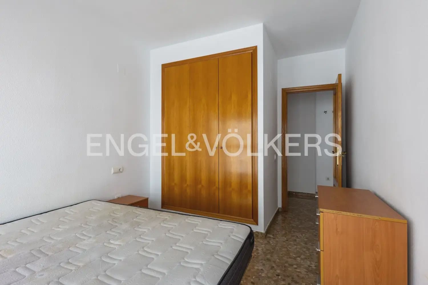 1 soveværelse Lejlighed til leje i Valencia by med garage - € 1.300 (Ref: 9961035)