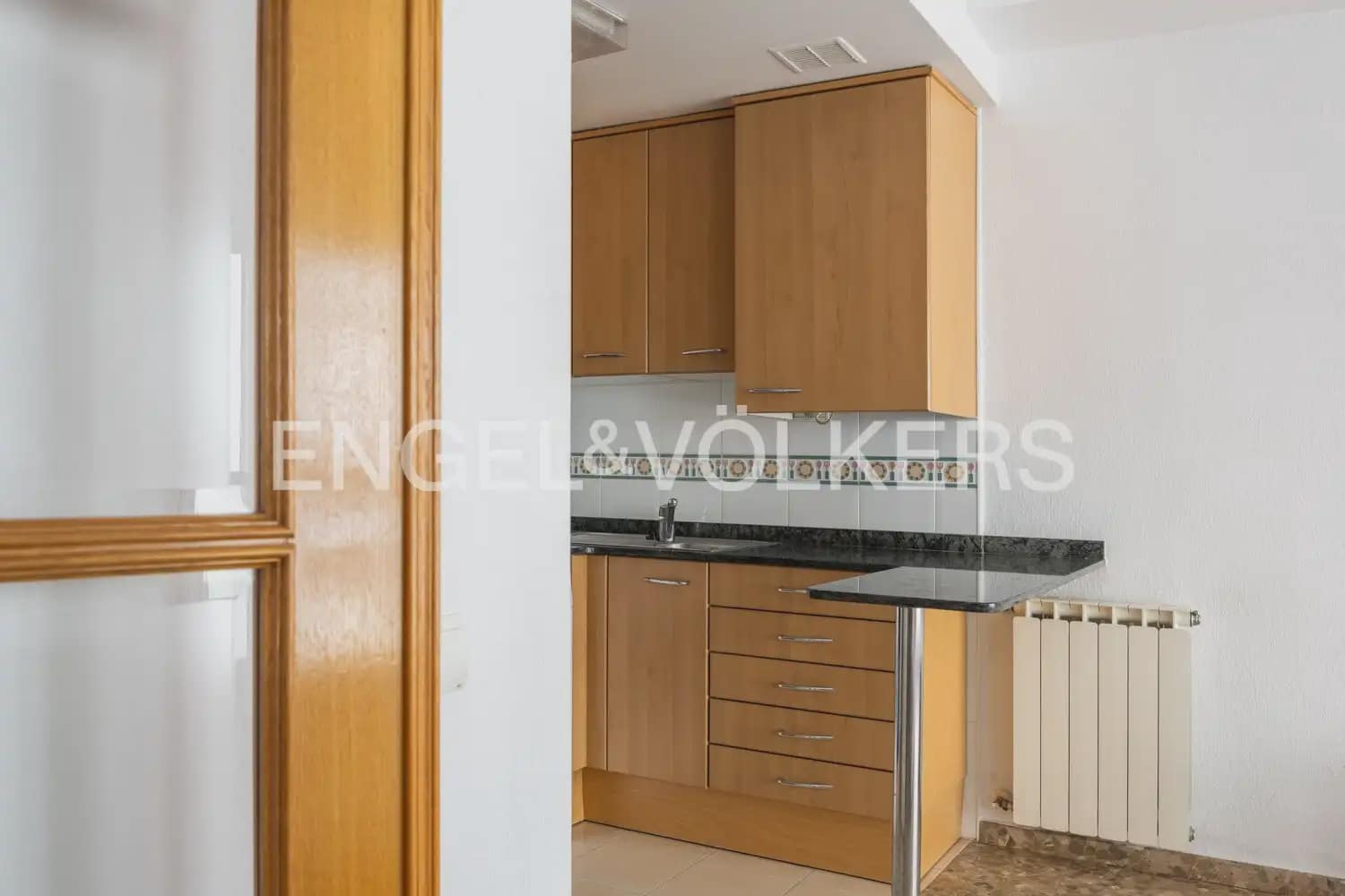 1 soveværelse Lejlighed til leje i Valencia by med garage - € 1.300 (Ref: 9961035)