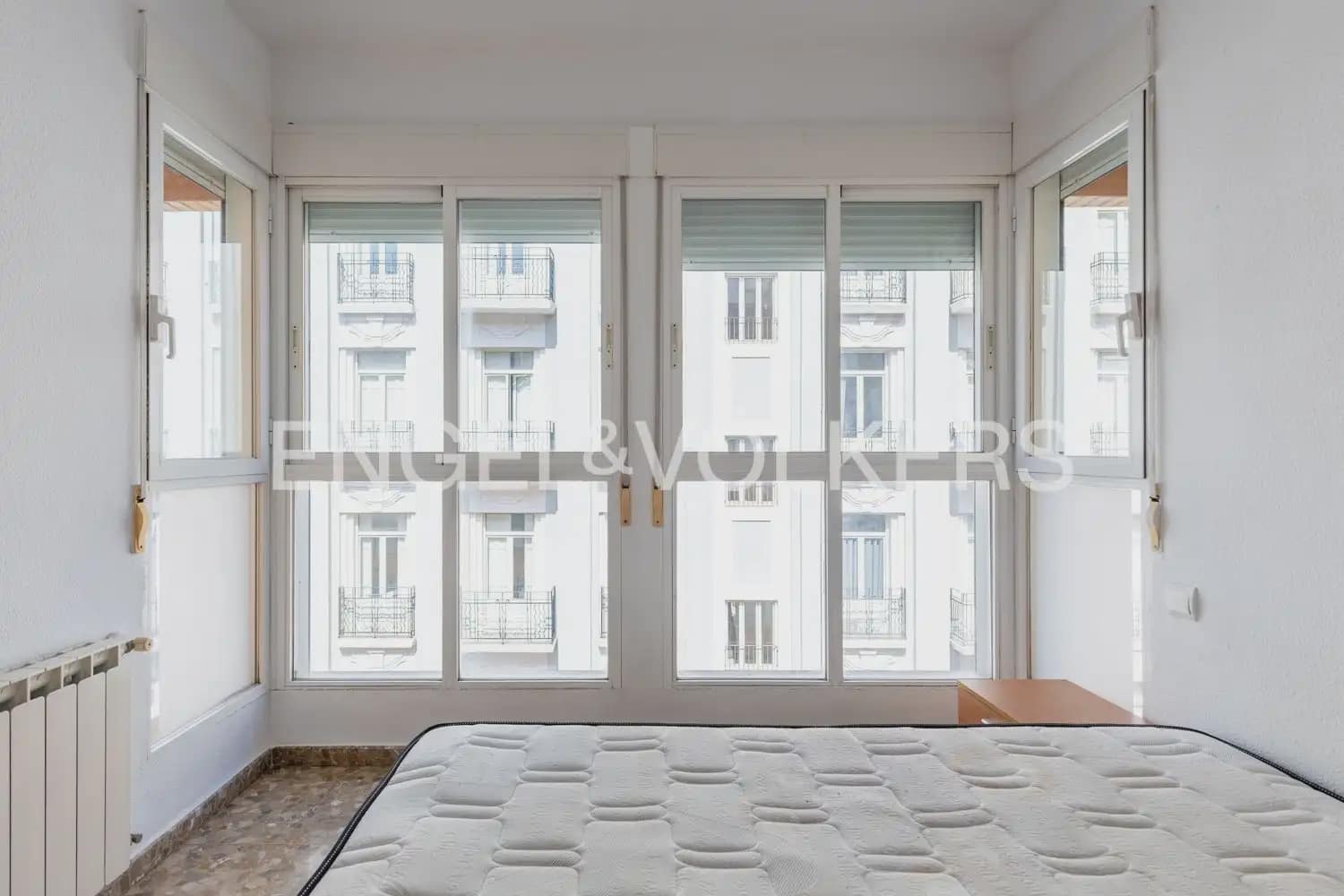 1 soveværelse Lejlighed til leje i Valencia by med garage - € 1.300 (Ref: 9961035)