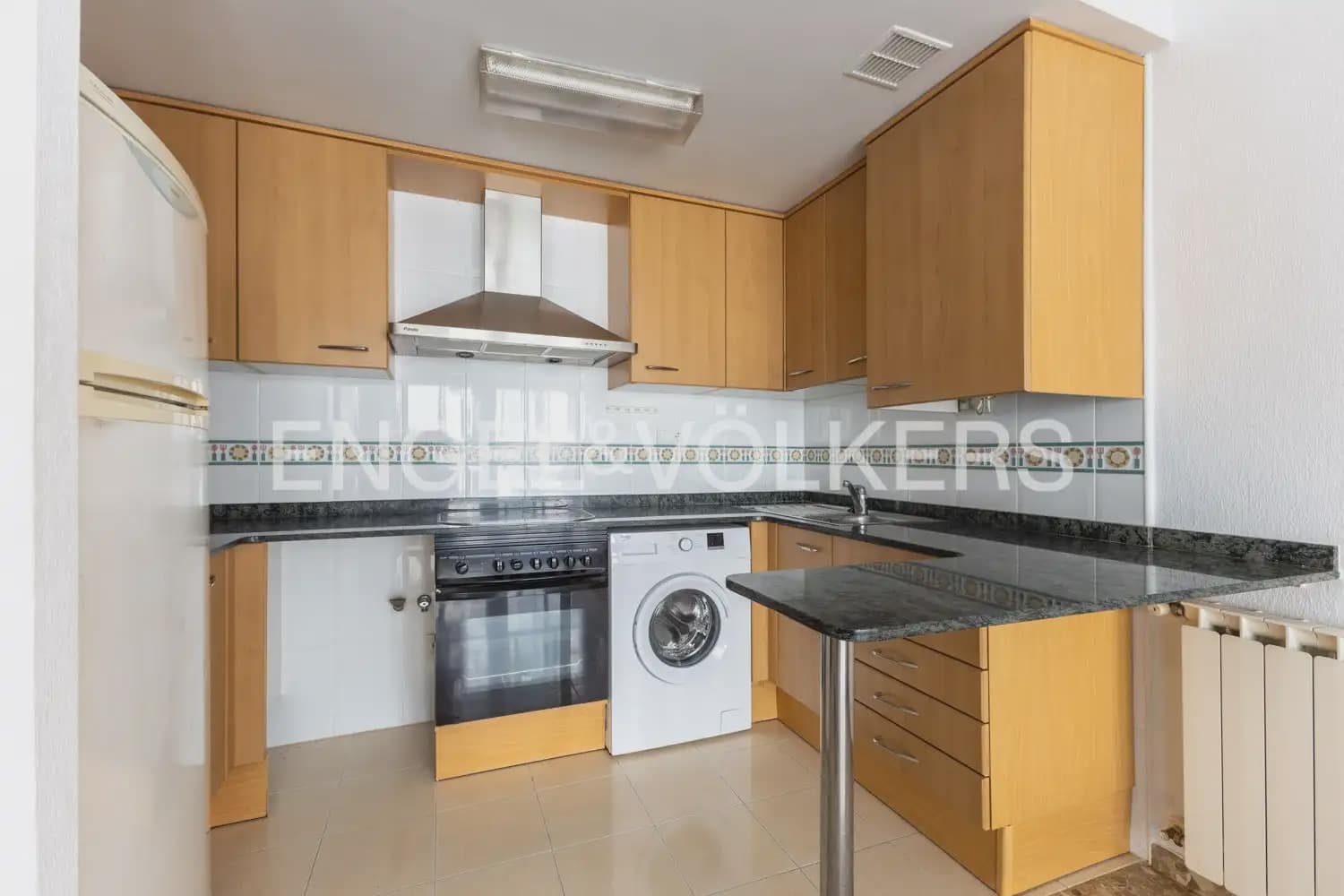 1 soveværelse Lejlighed til leje i Valencia by med garage - € 1.300 (Ref: 9961035)