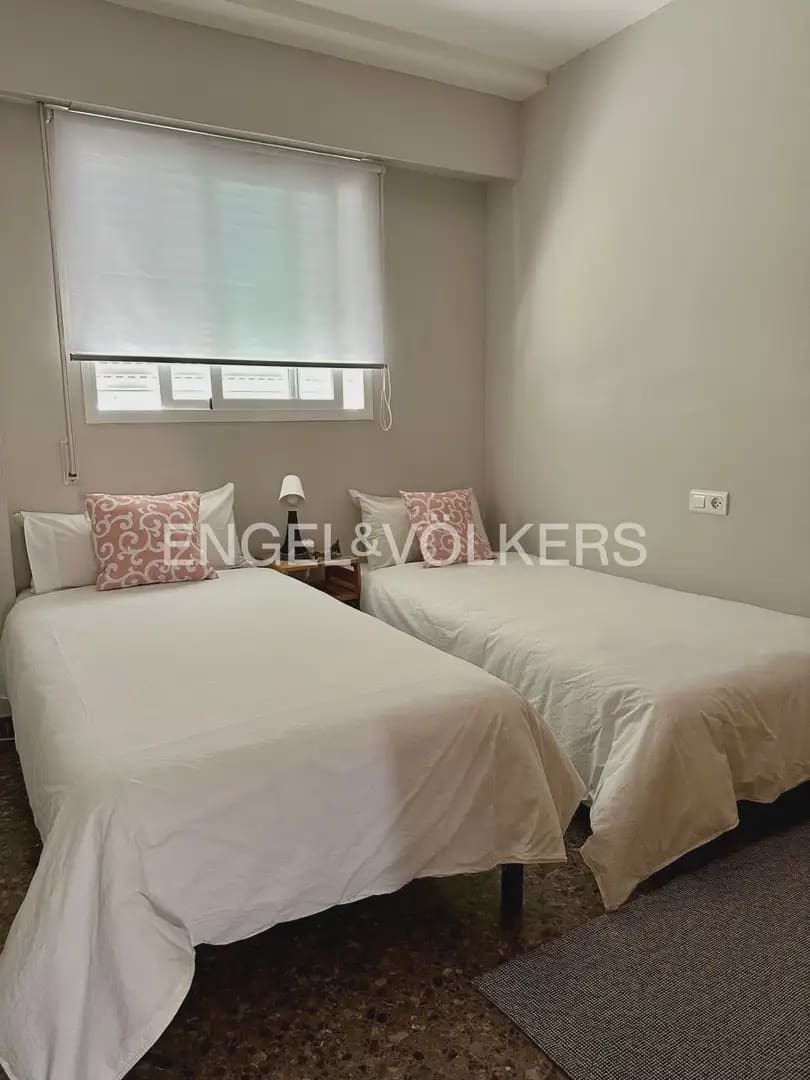 Appartement de 2 chambres à louer à Valence ville avec garage - 1 350 € (Ref: 9961036)