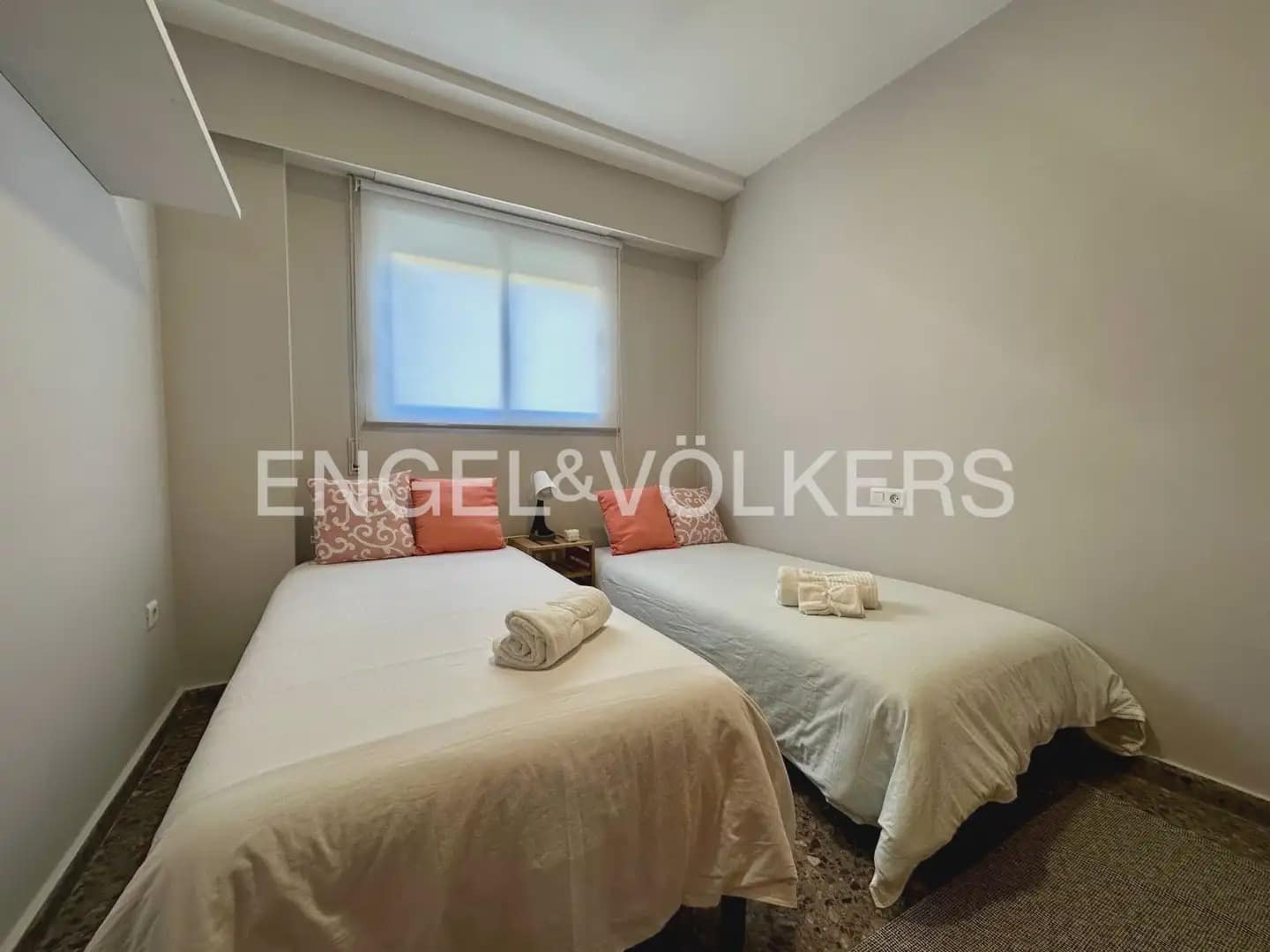 Appartement de 2 chambres à louer à Valence ville avec garage - 1 350 € (Ref: 9961036)