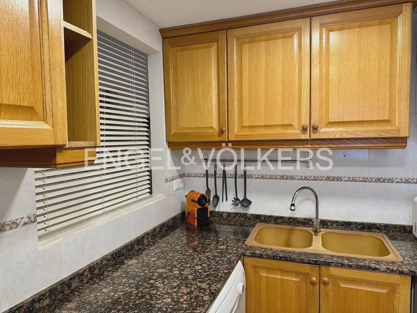 Appartement de 2 chambres à louer à Valence ville avec garage - 1 350 € (Ref: 9961036)
