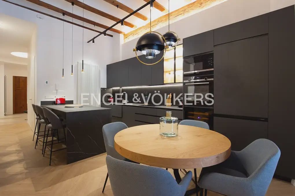 3 bedroom Flat for rent in Valencia city - € 3,500 (Ref: 9961038)