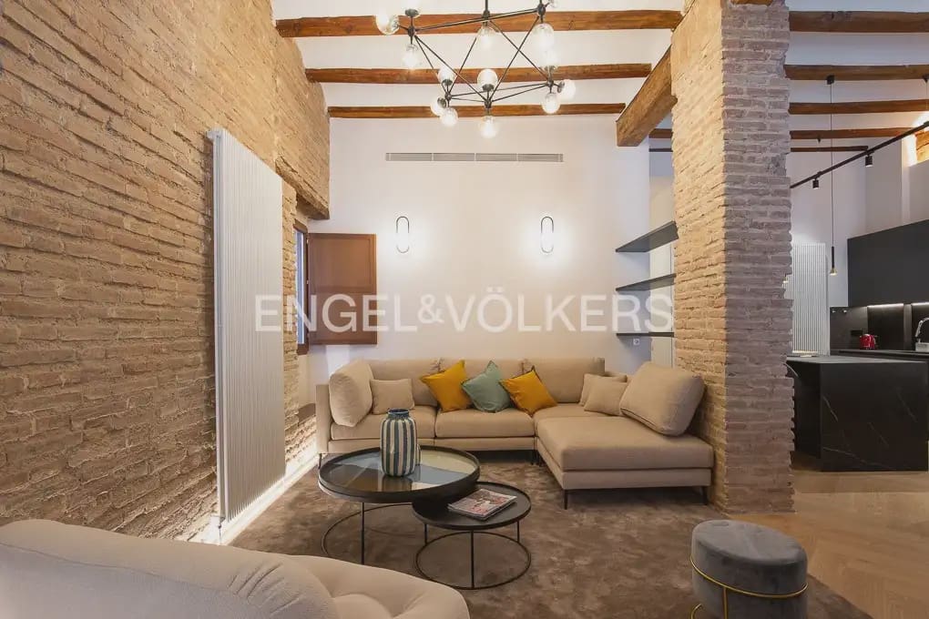 3 bedroom Flat for rent in Valencia city - € 3,500 (Ref: 9961038)