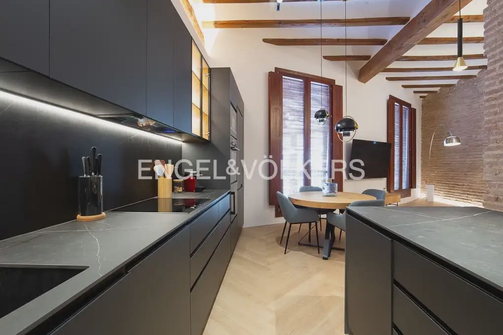 3 bedroom Flat for rent in Valencia city - € 3,500 (Ref: 9961038)