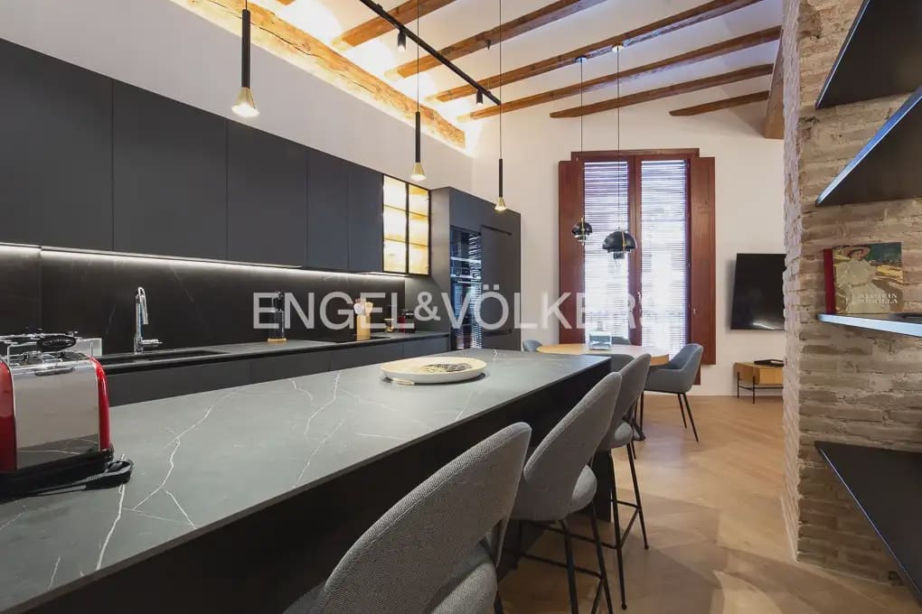 3 bedroom Flat for rent in Valencia city - € 3,500 (Ref: 9961038)
