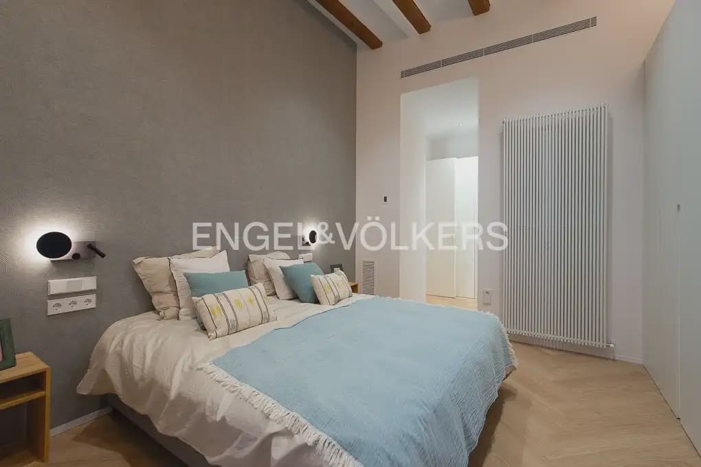 3 bedroom Flat for rent in Valencia city - € 3,500 (Ref: 9961038)