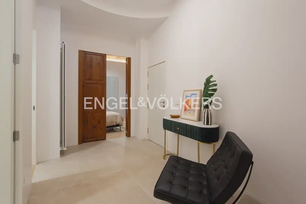 3 bedroom Flat for rent in Valencia city - € 3,500 (Ref: 9961038)