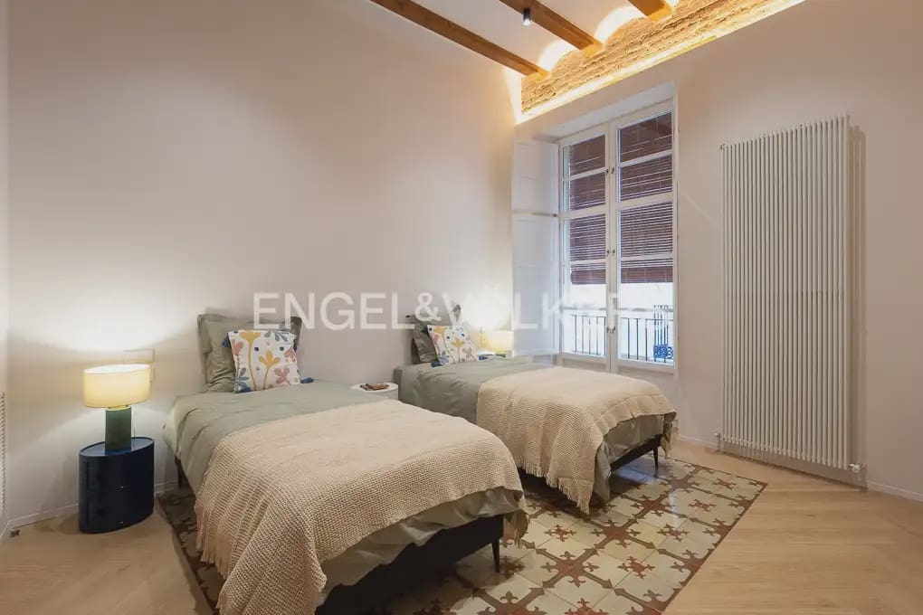 3 bedroom Flat for rent in Valencia city - € 3,500 (Ref: 9961038)