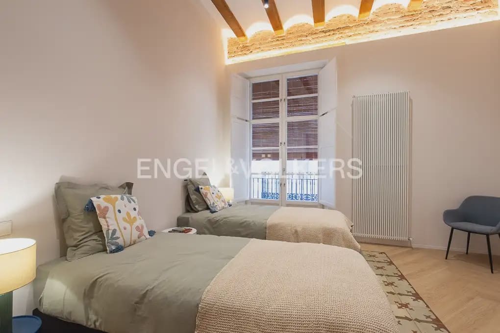 3 bedroom Flat for rent in Valencia city - € 3,500 (Ref: 9961038)