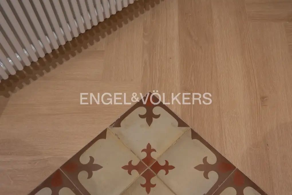 3 bedroom Flat for rent in Valencia city - € 3,500 (Ref: 9961038)