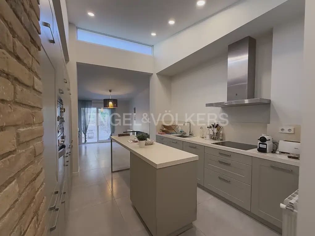 2 makuuhuone Asunto vuokrattavana paikassa Valencia kaupunki - 1 350 € (Ref: 9961039)