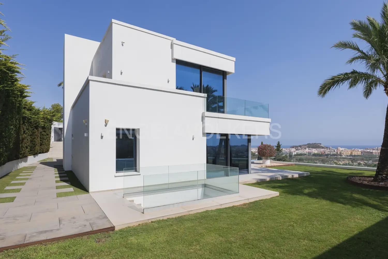 4 sypialnia Willa do wynajęcia w Denia z basenem garażem - 12 000 € (Ref: 9961040)
