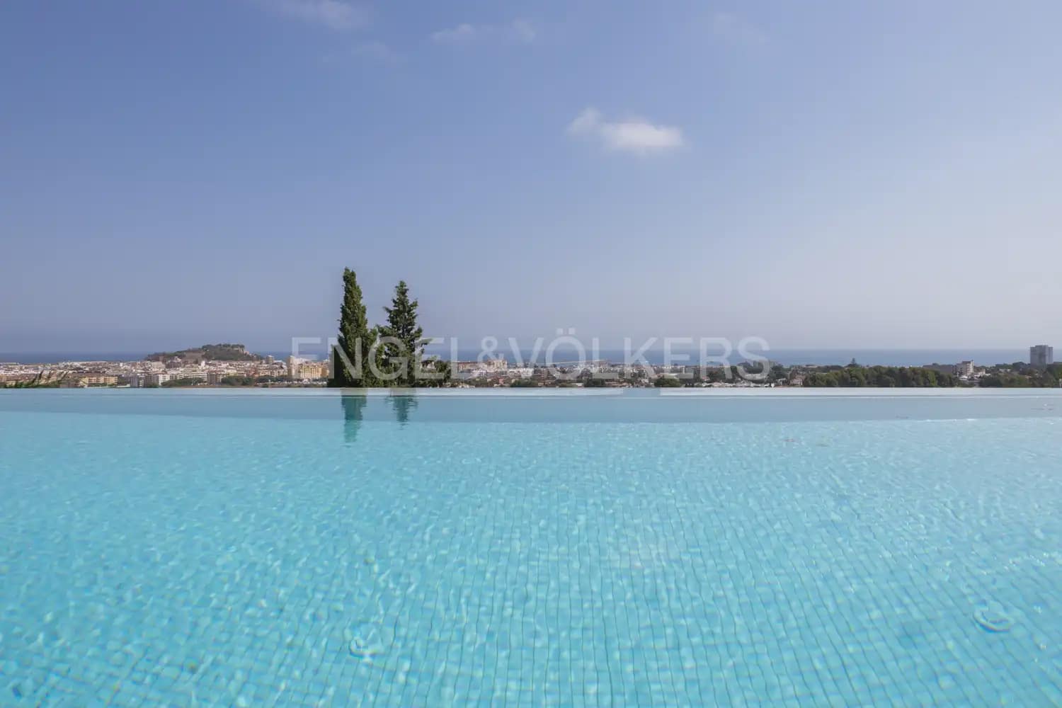 4 sypialnia Willa do wynajęcia w Denia z basenem garażem - 12 000 € (Ref: 9961040)