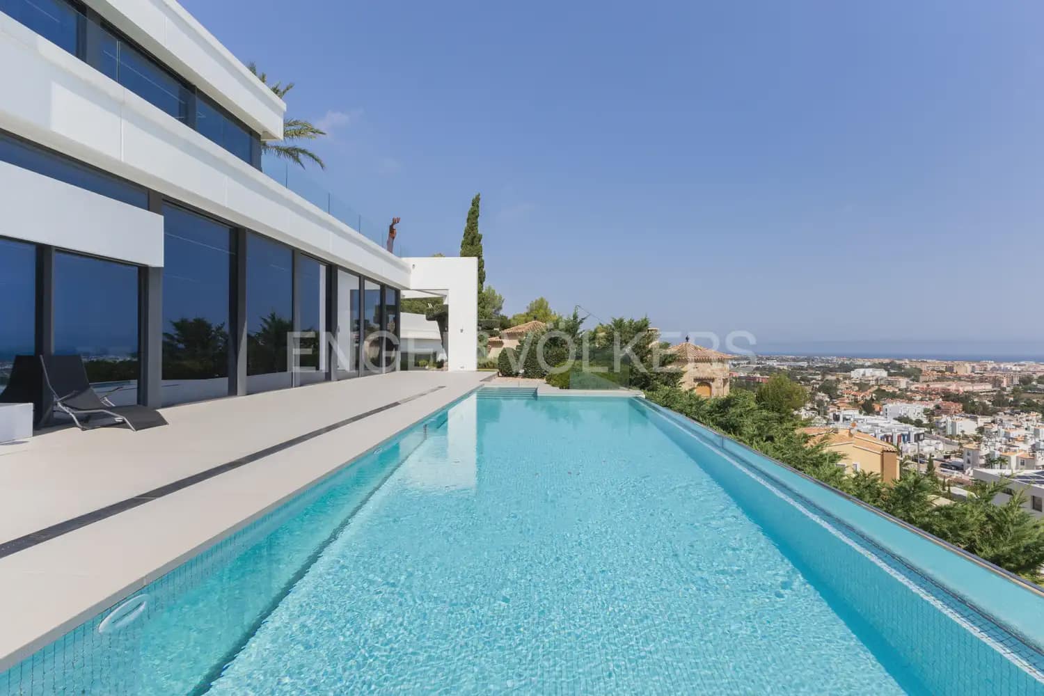 4 sypialnia Willa do wynajęcia w Denia z basenem garażem - 12 000 € (Ref: 9961040)
