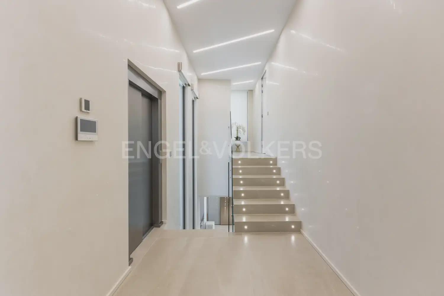 4 sypialnia Willa do wynajęcia w Denia z basenem garażem - 12 000 € (Ref: 9961040)
