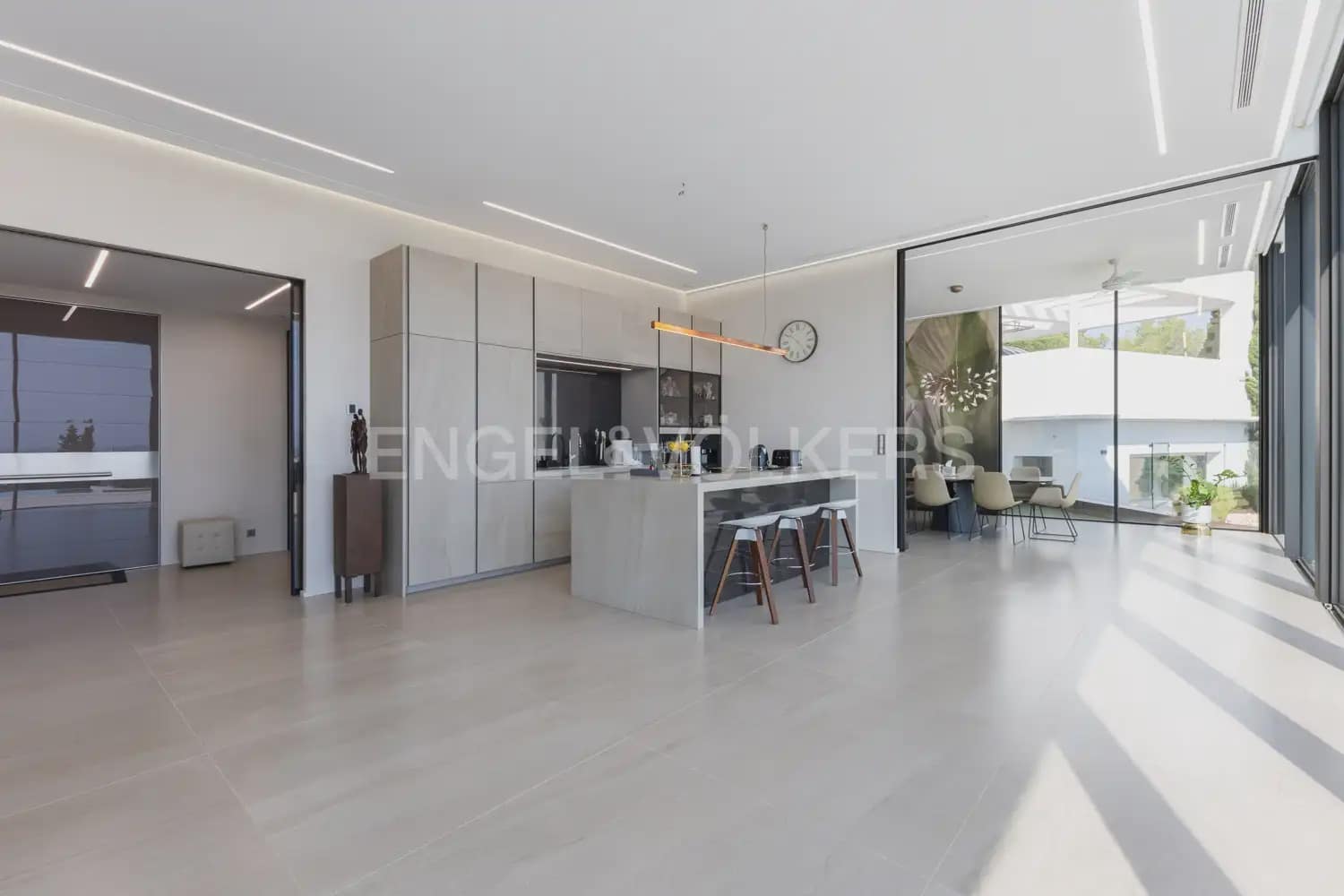 4 sypialnia Willa do wynajęcia w Denia z basenem garażem - 12 000 € (Ref: 9961040)