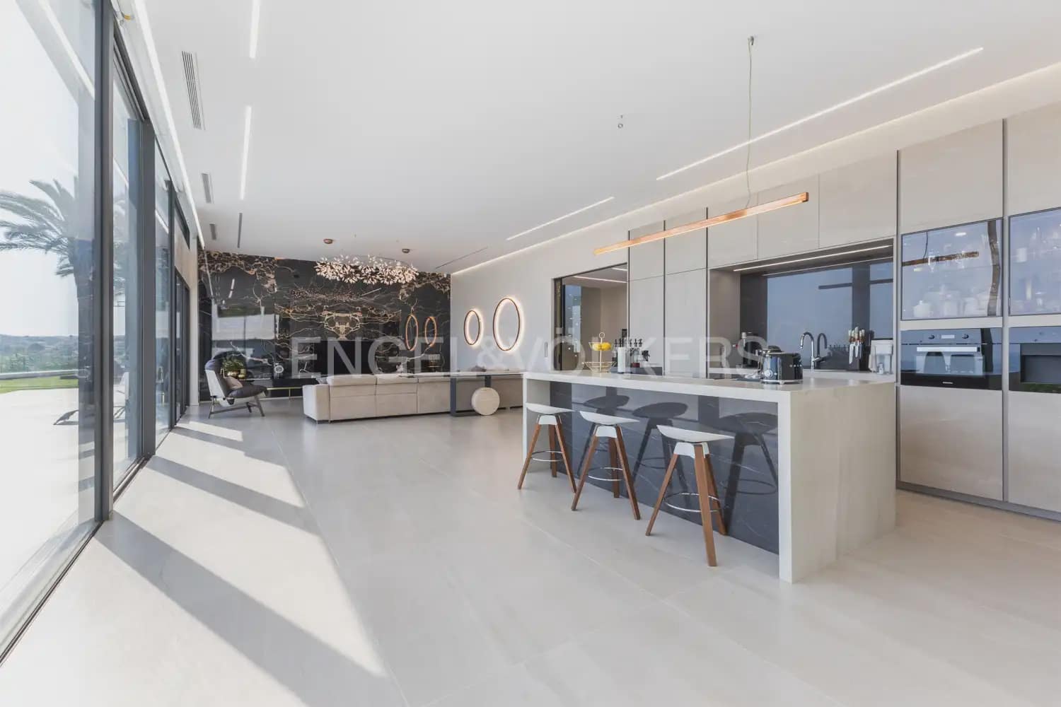 4 sypialnia Willa do wynajęcia w Denia z basenem garażem - 12 000 € (Ref: 9961040)