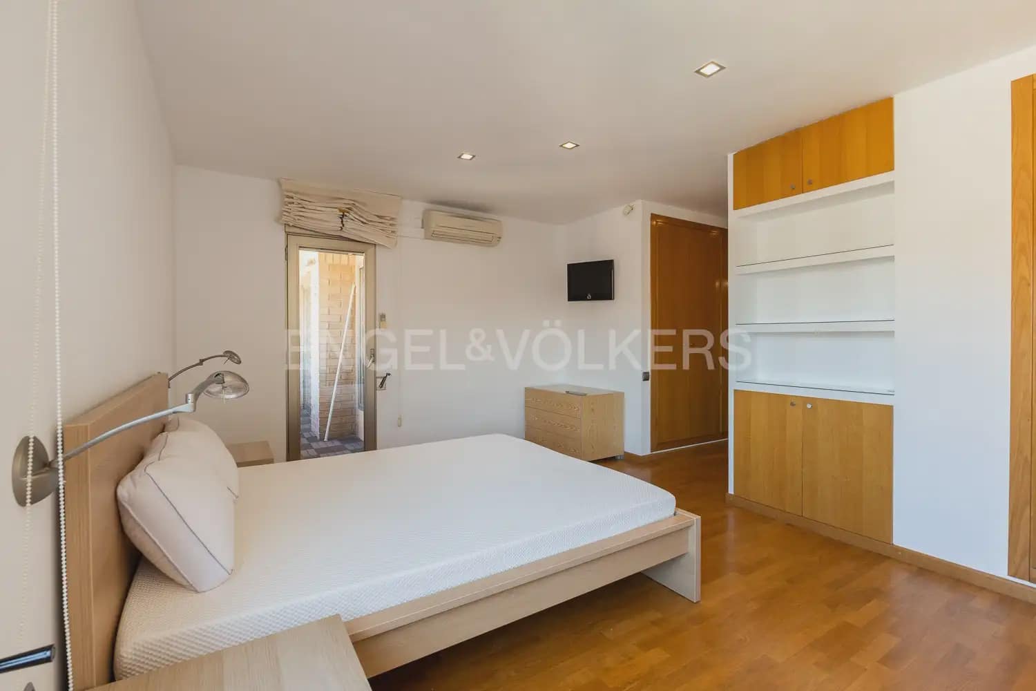2 makuuhuone Asunto vuokrattavana paikassa Valencia kaupunki mukana 
autotalli - 1 900 € (Ref: 9961244)