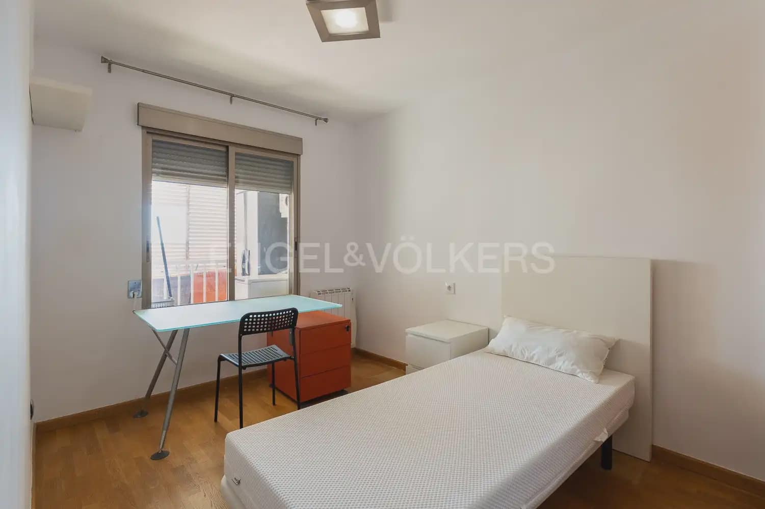2 makuuhuone Asunto vuokrattavana paikassa Valencia kaupunki mukana 
autotalli - 1 900 € (Ref: 9961244)