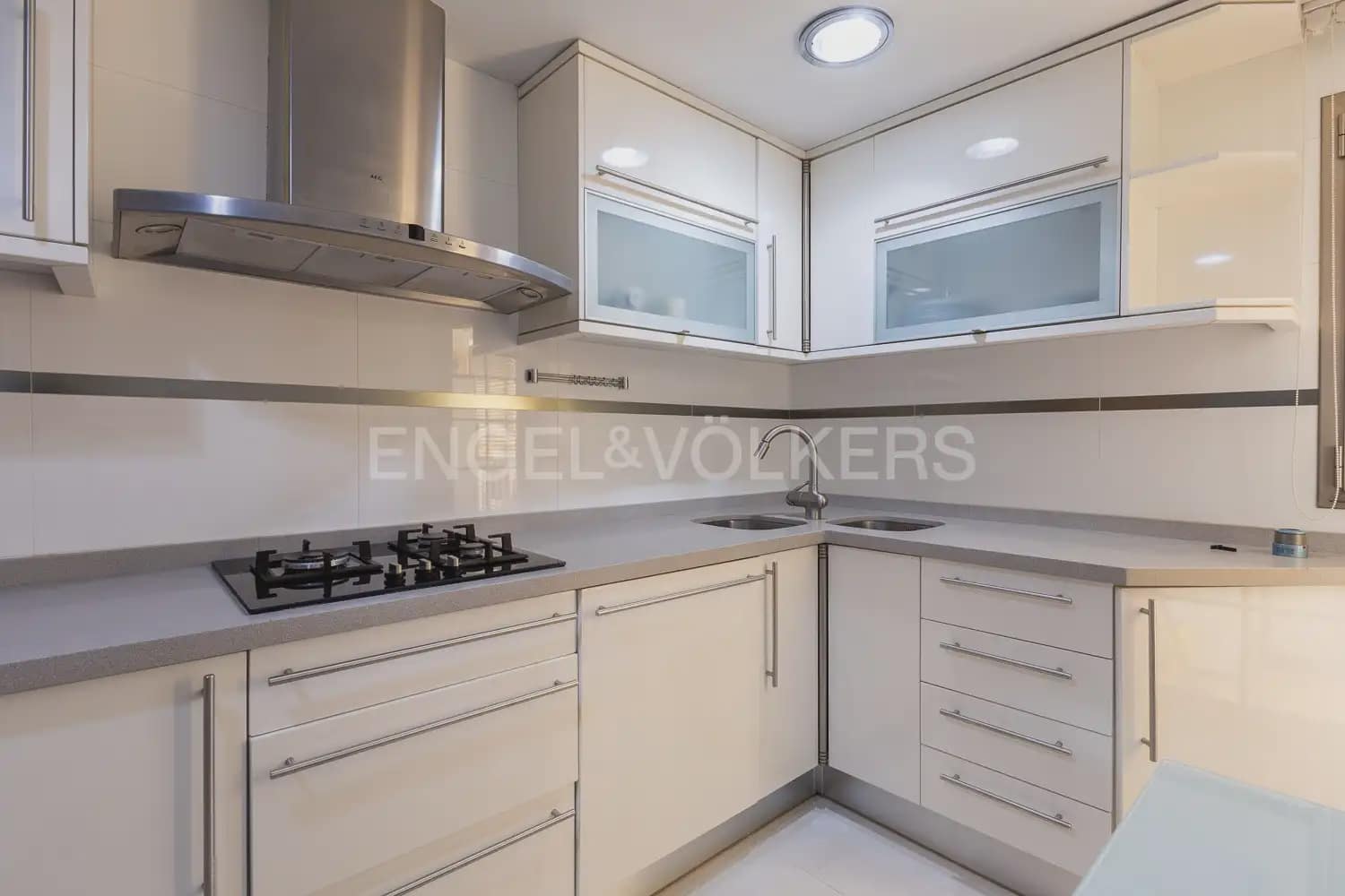 2 makuuhuone Asunto vuokrattavana paikassa Valencia kaupunki mukana 
autotalli - 1 900 € (Ref: 9961244)