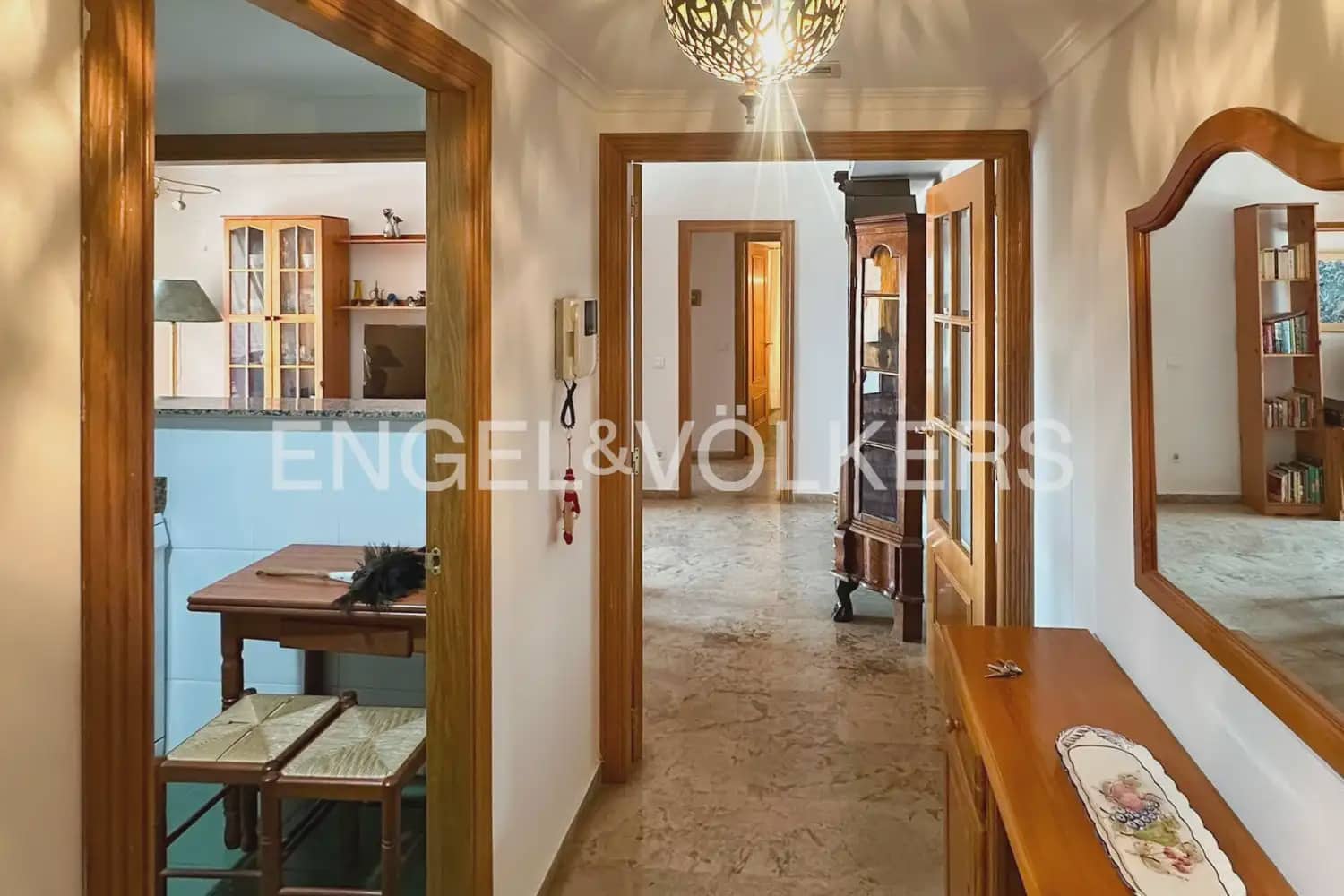 Appartement de 1 chambre à louer à Valence ville avec piscine garage - 1 500 € (Ref: 9961245)