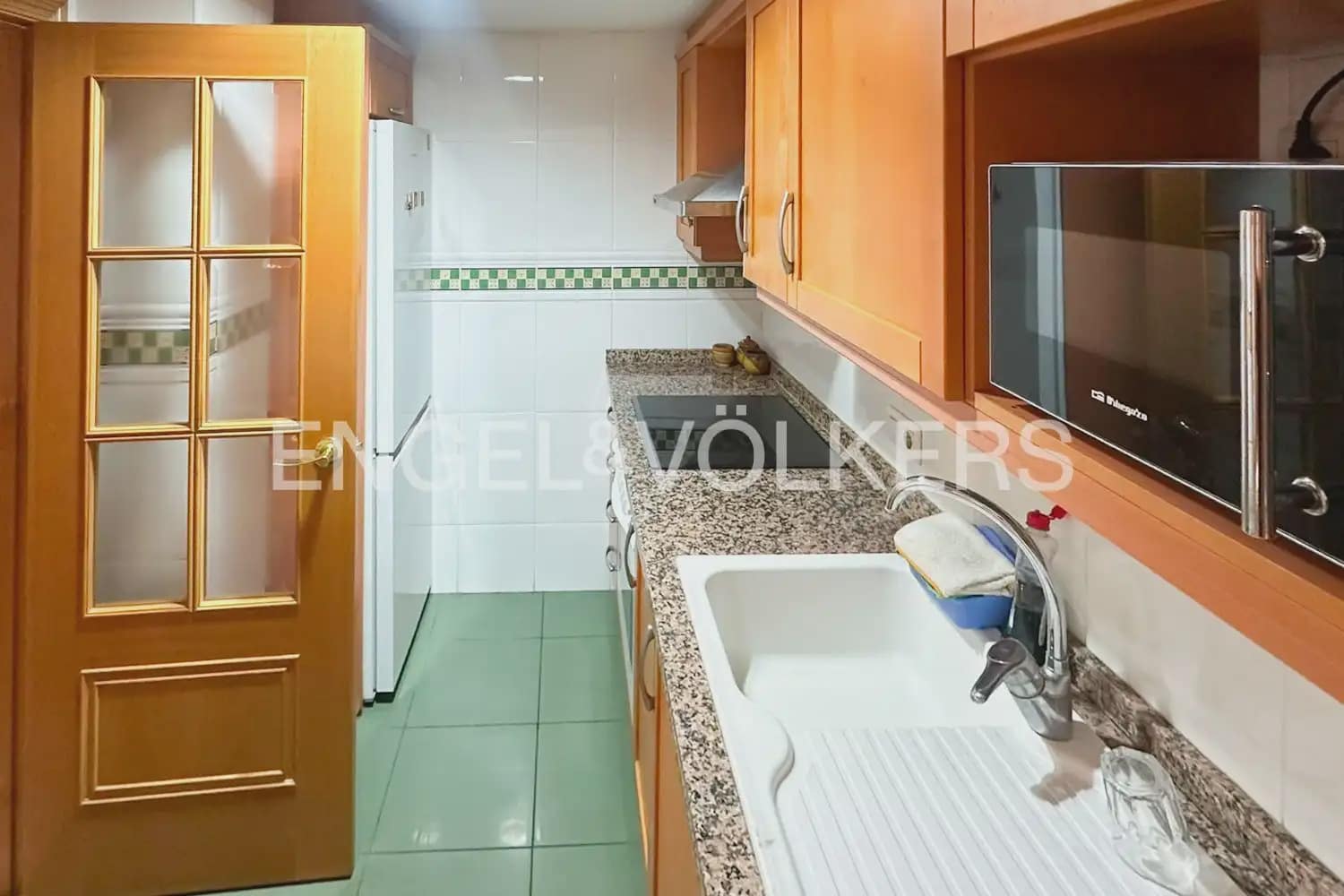 Appartement de 1 chambre à louer à Valence ville avec piscine garage - 1 500 € (Ref: 9961245)
