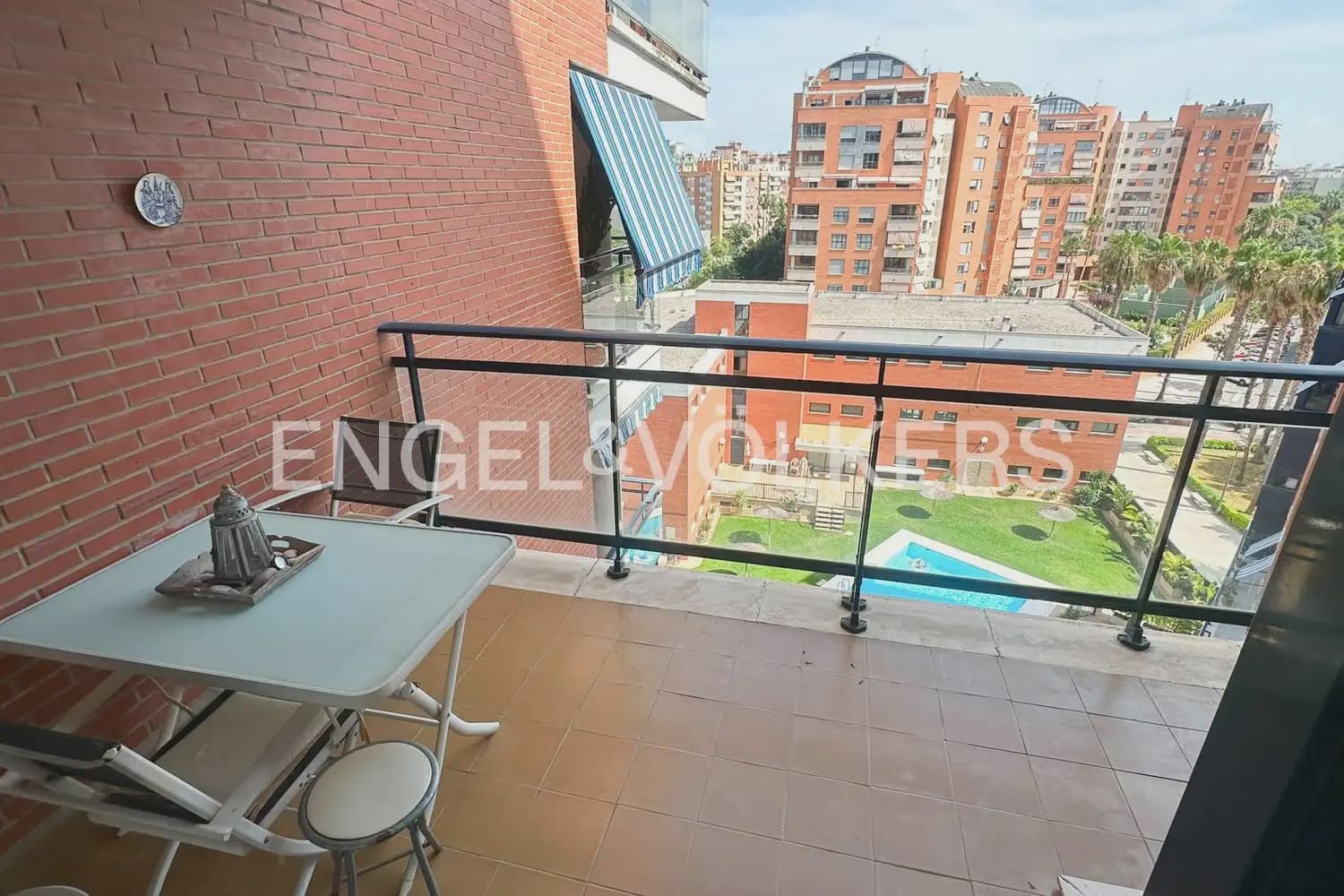Appartement de 1 chambre à louer à Valence ville avec piscine garage - 1 500 € (Ref: 9961245)