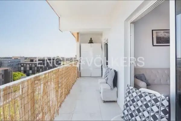 4 bedroom Penthouse for rent in Valencia city with garage - € 2,400 (Ref: 9961249)