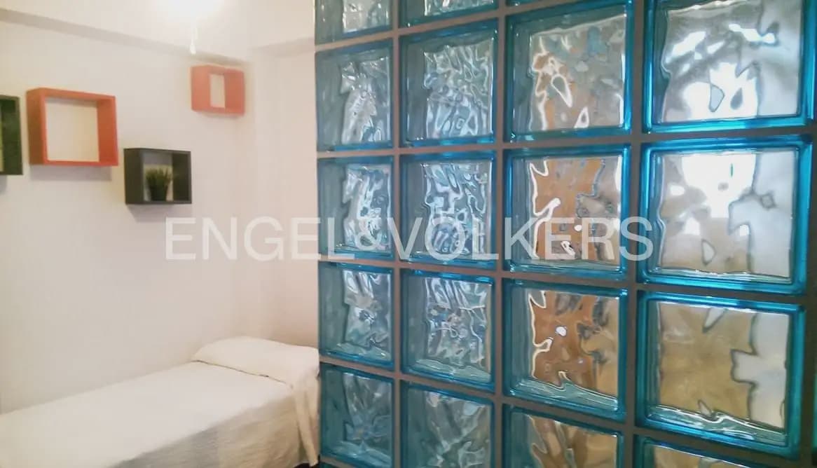4 bedroom Penthouse for rent in Valencia city with garage - € 2,400 (Ref: 9961249)