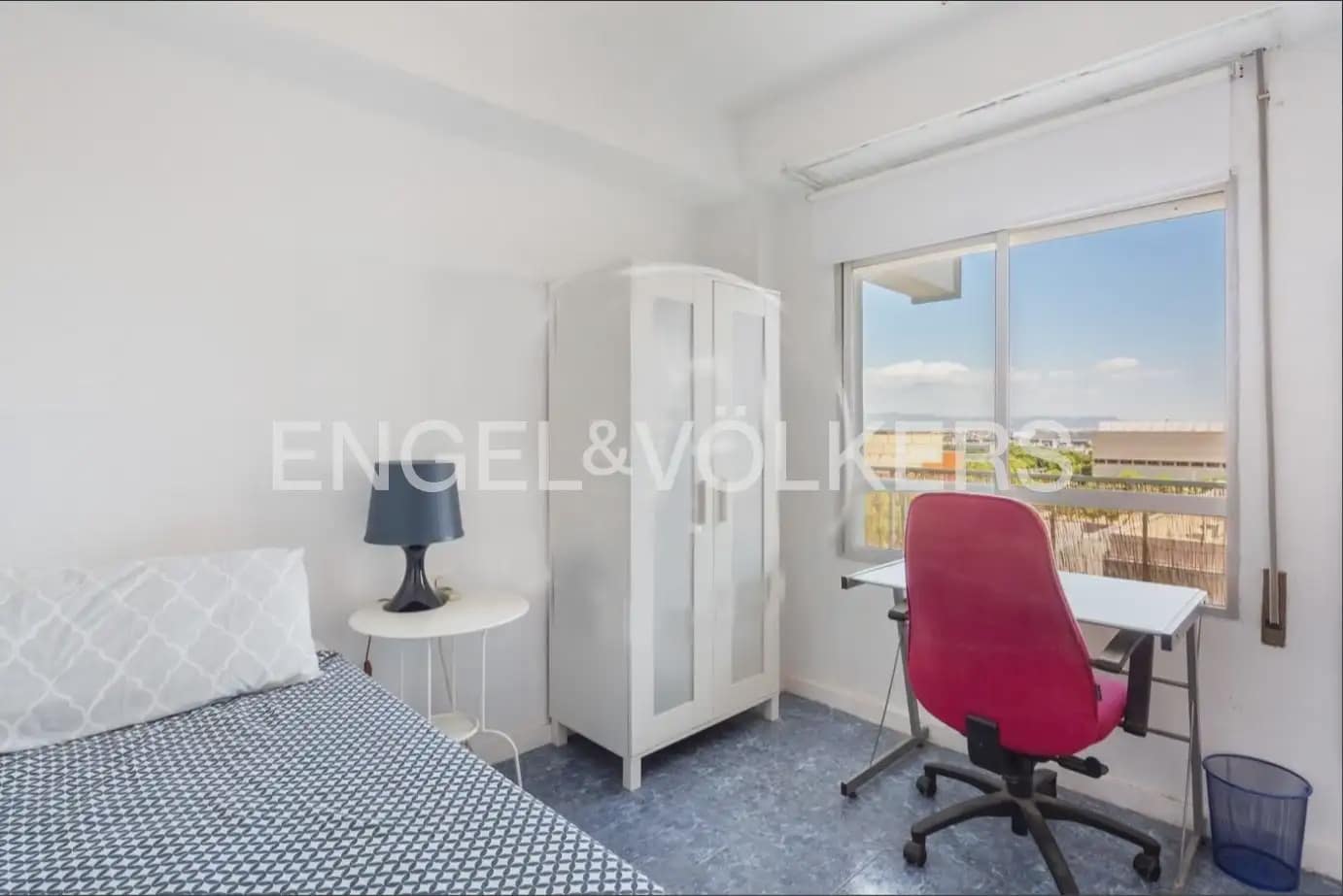 4 bedroom Penthouse for rent in Valencia city with garage - € 2,400 (Ref: 9961249)
