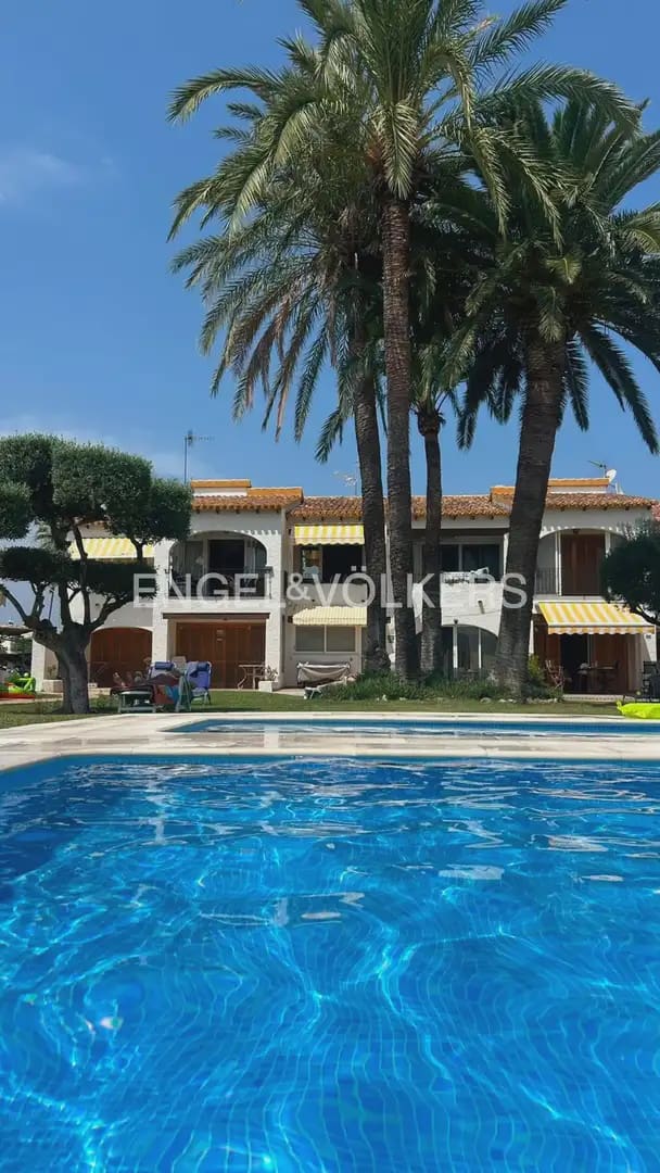 1 Zimmer Strandapartment zu vermieten in Denia mit Pool Garage - 800 € (Ref: 9961567)