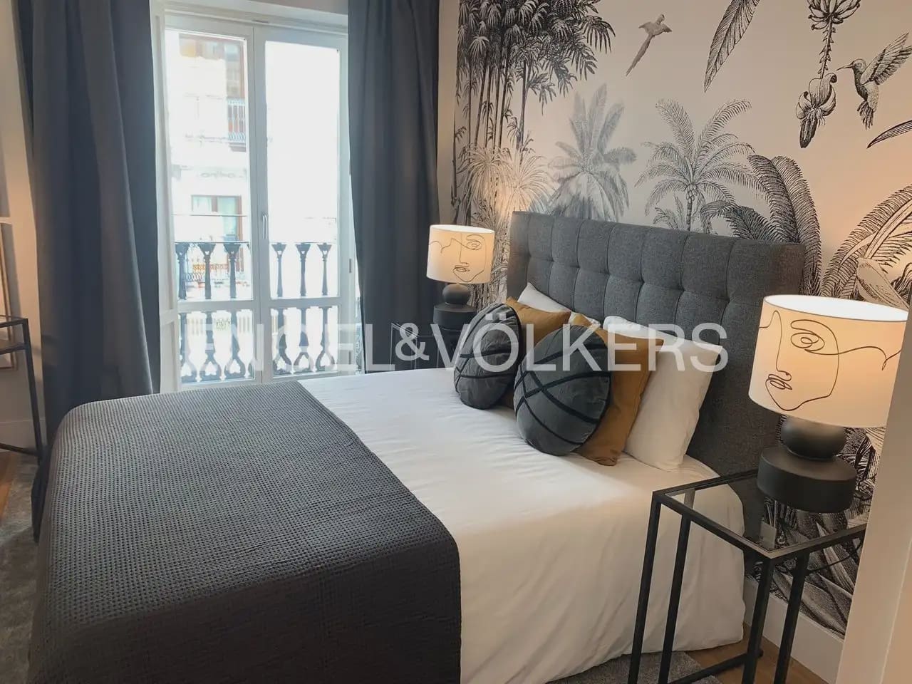 1 makuuhuone Asunto vuokrattavana paikassa Valencia kaupunki mukana uima-altaan - 1 395 € (Ref: 9961754)